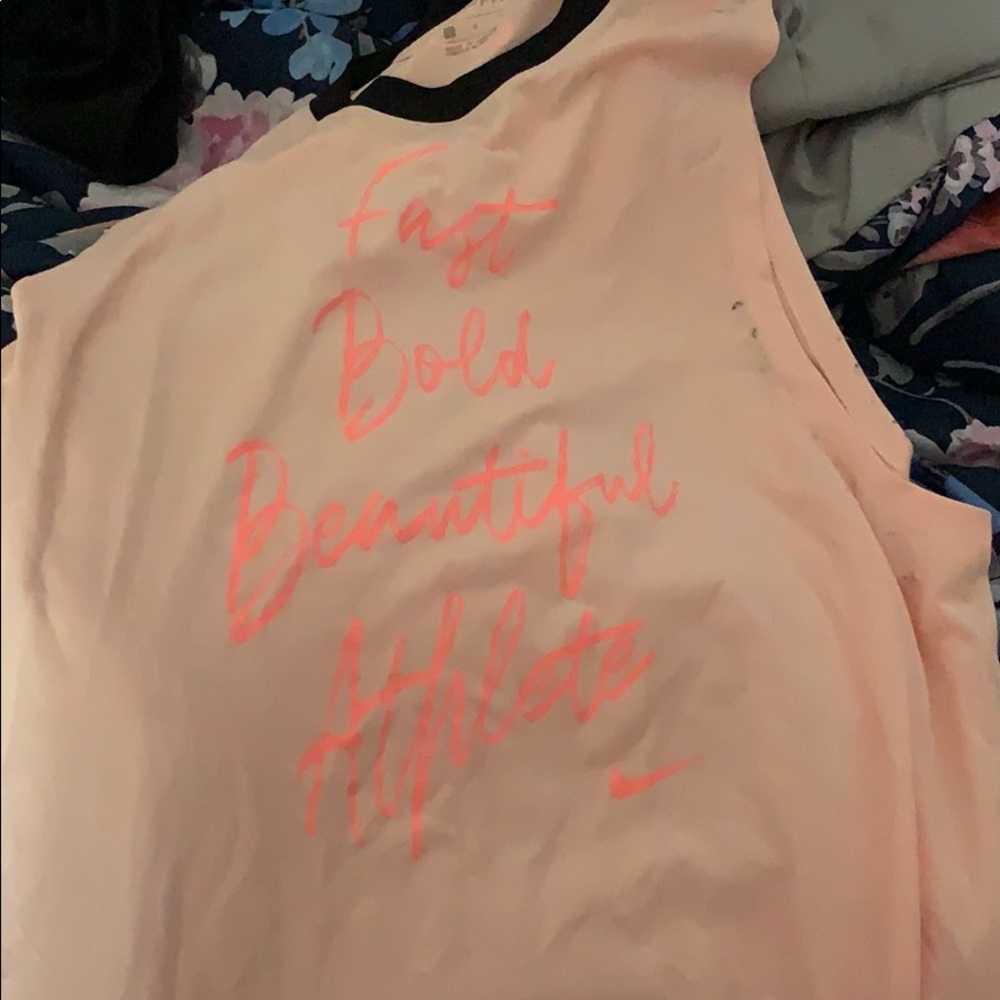 Nike tee women’s